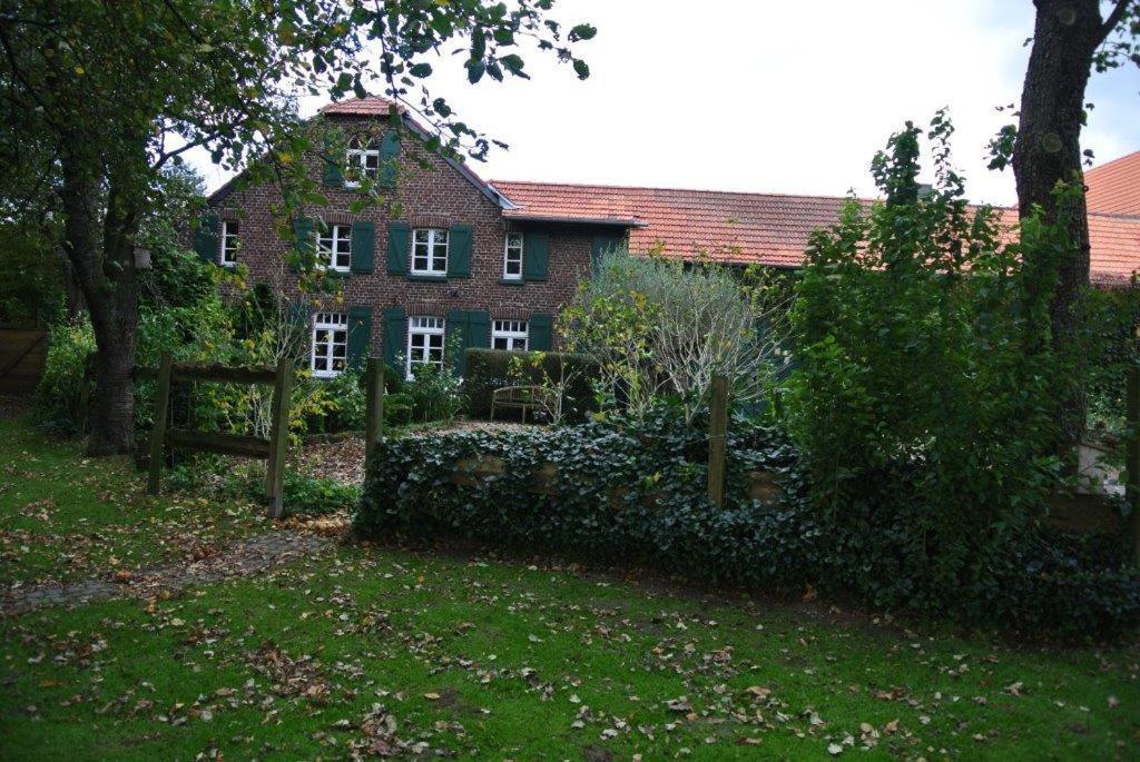 Ferienwohnung Auf Denkmalgeschuetztem Sturmhof Grefrath Exterior foto